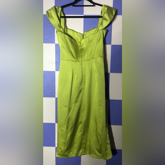 NWOT Gigii’s Jasmine Draped Off-Shoulder Midi Satin Dress Lemon Lime - Size XS - Picture 3 of 5